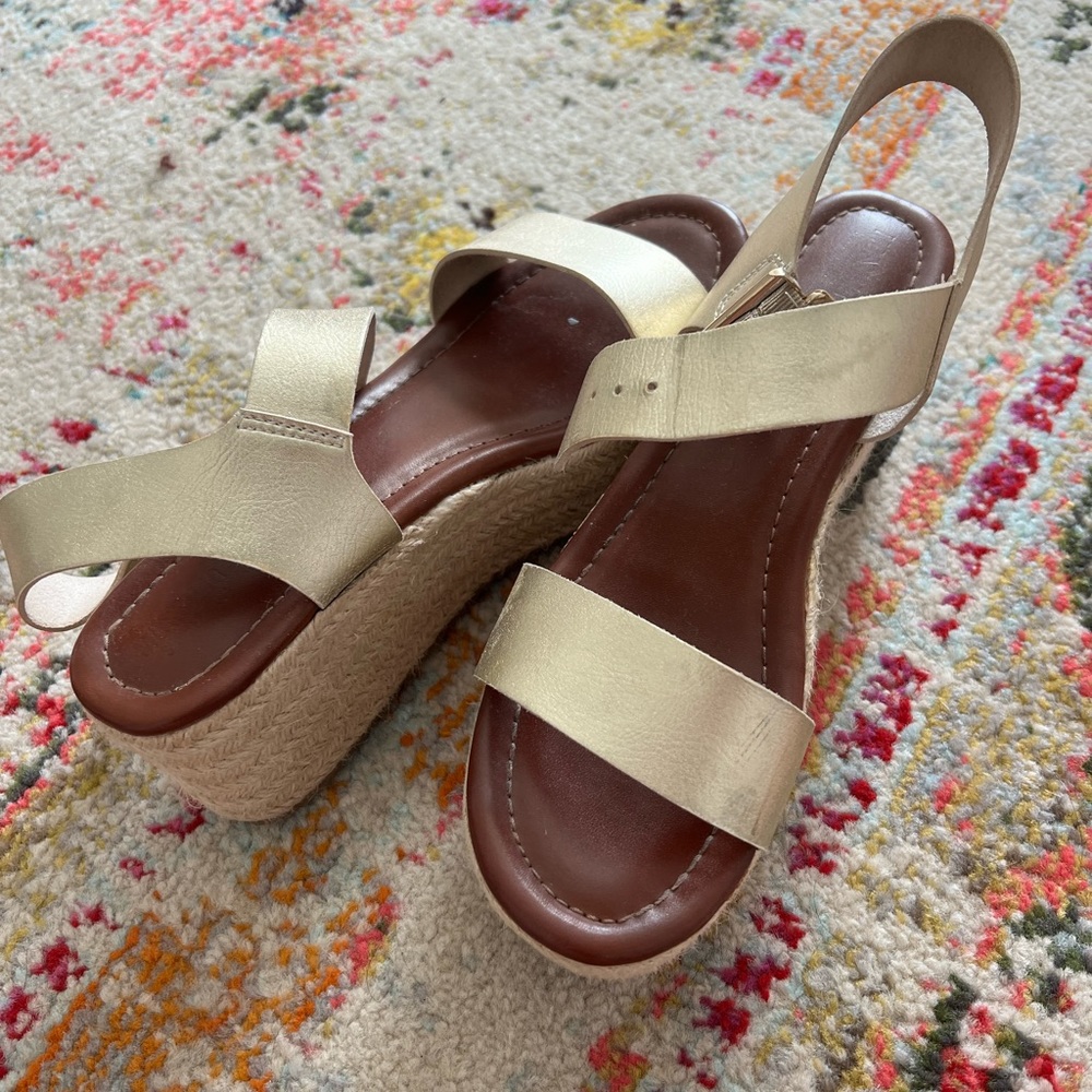 Target Gold Wedges